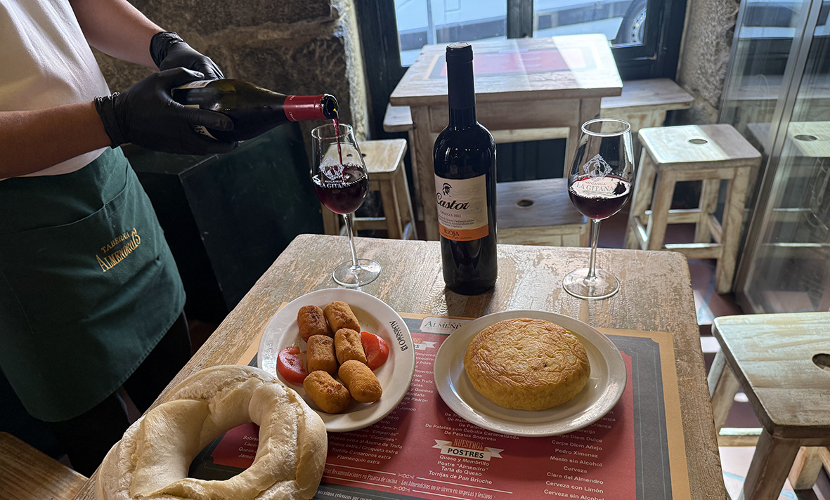 Taberna Almendro 13, bares y pubs en Madrid